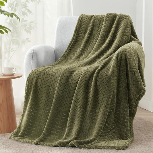 Exclusivo Mezcla Large Fleece Throw Blanket for Couch, Sofa, Olive Green | 50"x70" Soft Breathable Lightweight Flannel Throws for Summer, Plush Cozy Jacquard Wave Blanket for Home Decor
