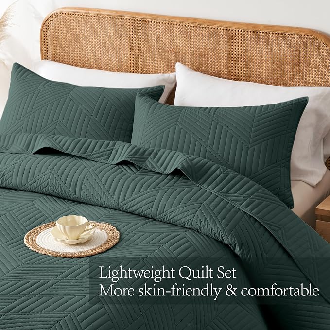 Davulos Twin Quilt Set,Forest Green Lightweight Reversible Bedspread for All Seasons,Soft Modern Microfiber Geometric Coverlet for Dorm Room or Guest Bedroom(1 Quilt,1 Pillow Sham)