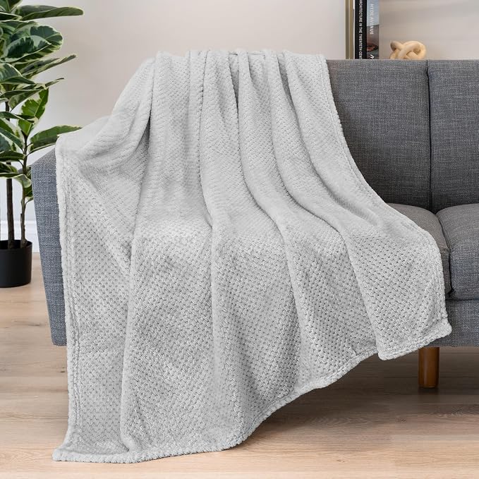 PAVILIA Light Gray Fleece Throw Blanket for Couch Sofa Bed, Soft Fuzzy Waffle Jacquard Microfiber, Warm Lightweight Fade-Resistant Decorative All Season Throw, 50x60