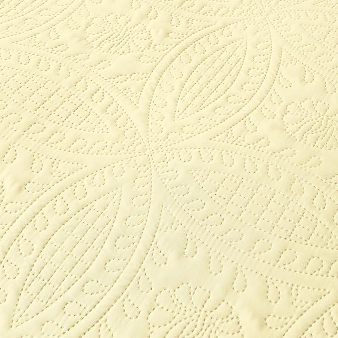 akkialla Butter Yellow King/Cal King Quilt Set,Ultrasonic Lightweight Bedspread Coverlet for Modern Minimalist Bedroom,Soft Microfiber Coin Pattern Bedding,3-Piece (1 Quilt,2 Pillow Shams)