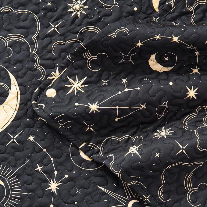 EXQ Home Quilt Set King Size Black Print Black Sun Starry Pattern | Soft Microfiber Bedspread, Breathable & Wrinkle-resistant Coverlet. All-season Use for Hot Sleepers. 3-pc Set with 2 Shams