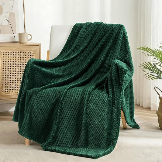 Exclusivo Mezcla Large Waffle Fleece Throw Blanket for Couch, Green | Lightweight Soft Blanket for Sofa, Bed, Living Room, Plush Fluffy Throw for Home Decor, Travel, All Season, 50x70 Inches