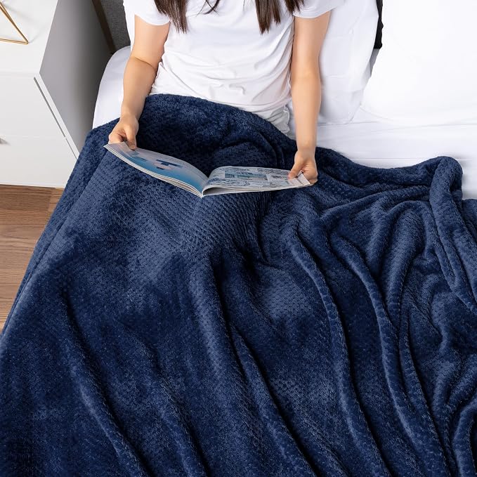 PAVILIA Navy Blue Fleece Throw Blanket for Couch Sofa Bed, Soft Fuzzy Waffle Jacquard Microfiber, Warm Lightweight Fade-Resistant Decorative All Season Throw, 50x60