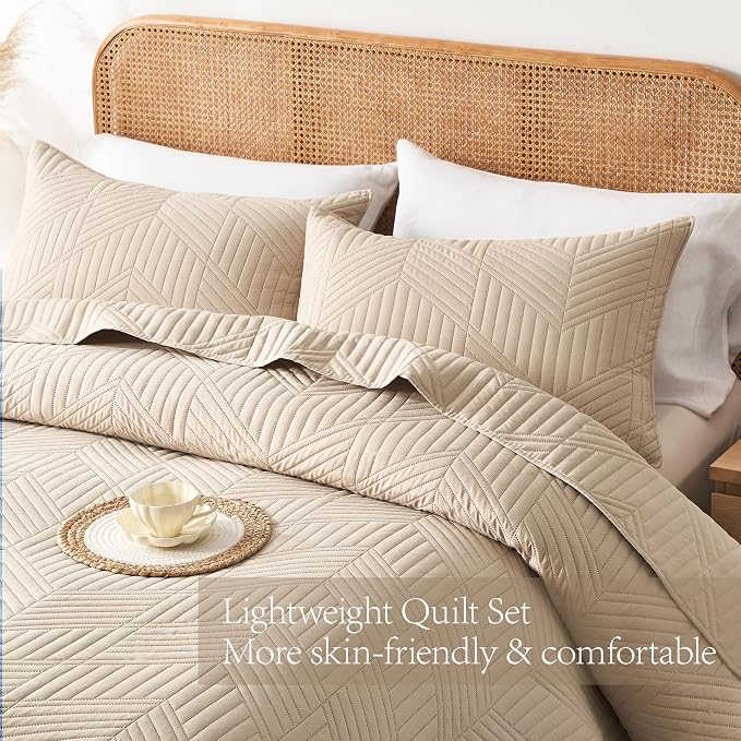 Davulos Twin Quilt Bedding Set,Beige Ultrasonic Quilt Set Reversible Microfiber Bedspread,Lightweight Soft Modern Geometric Coverlet Set for All Seasons(1 Quilt,1 Pillow Sham)