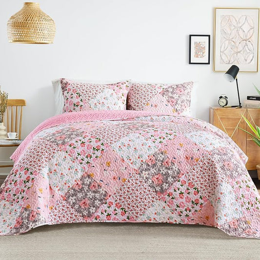 Whale Flotilla California King Size Quilt Set, Extra Soft Floral Bedspreads | Pink Reversible Lightweight Oversized King Quilt Bedding Set for Bed, Printed Coverlets with 2 Pillow Shams for All Seasons