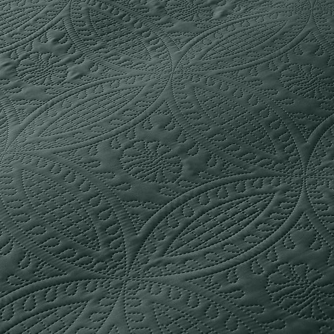 akkialla 118"x106" Forest Green California King Quilt Set, Oversized Floor-Length Bedspread, Modern Coin Pattern Microfiber Coverlet, 3-Piece All Season Bedding with 2 Pillow Shams