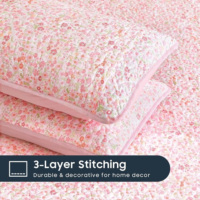 Wake In Cloud - Floral Quilt Set, Cute Vintage Flower Cottagecore Shabby Chic for Women Teen Girls, Reversible Lightweight Bedspread Coverlet, 3 Pieces, Pink, Queen/Full Size