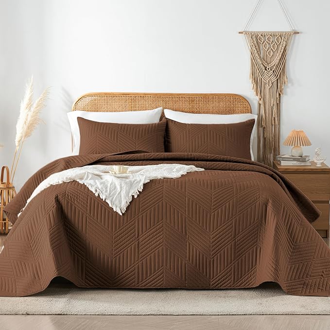 Davulos Twin Quilt Set, Brown Lightweight Reversible Bedspread for All Seasons, Soft Modern Microfiber Geometric Coverlet for Kids or Guest Bedroom (1 Quilt, 1 Pillow Sham)