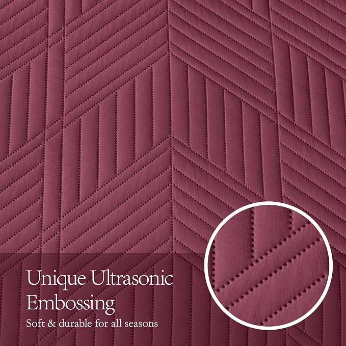 Davulos King/Cal King Quilt Set in Burgundy, Soft Reversible Microfiber Bedspread for All-Season Use in Bedroom or Dorm, Lightweight Modern Geometric Coverlet (1 Quilt, 2 Pillow Shams)