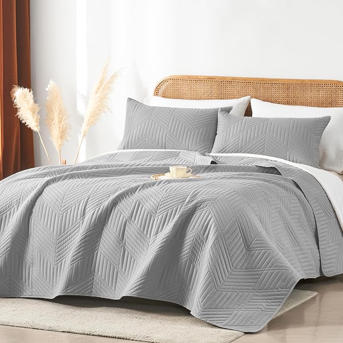Davulos Twin Quilt Bedding Set,Light Grey Ultrasonic Quilt Set Reversible Microfiber Bedspread,Lightweight Soft Modern Geometric Coverlet Set for All Seasons(1 Quilt,1 Pillow Sham)