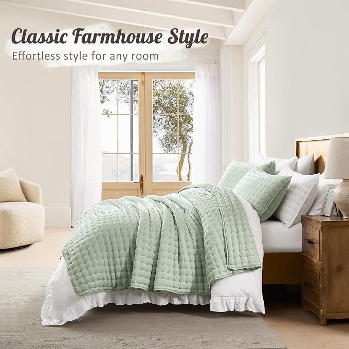 WDCOZY Sage Green California Oversized Cal King Size Quilt Bedding Sets with 2 Pillow Shams, Lightweight Soft Bedspread Coverlet Bed Cover for All Season, 3 Pieces, 116x106 inches