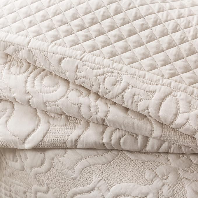 NEWLAKE Quilt Bedspread Set, Beige Jacquard Embossed Floral Pattern Reversible Embroidered Microfiber Coverlet Sets, Queen Size