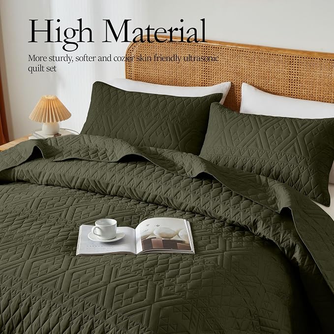 akkialla Twin Size Quilt Bedding Set,Olive Green Lightweight Microfiber Soft Bedspreads,Modern Style Geoetric Pattern Coverlet Set for All Seasons,2 Piece(1 Quilt,1Pillow Sham)