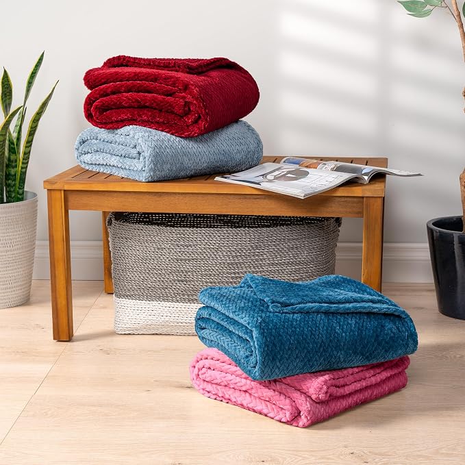 PAVILIA Soft Fleece Hot Pink Throw Blanket for Couch, Lightweight Plush Warm Blankets for Bed, Fuzzy Cozy Flannel Blanket Throw for Sofa, Travel, Jacquard Pattern, Hot Pink, 50x60 inch
