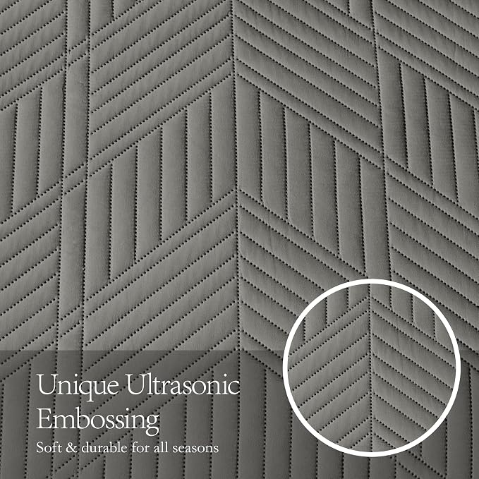 Davulos King/Cal King Quilt Set in Dark Grey, Soft Reversible Microfiber Bedspread for All-Season Use in Bedroom or Dorm, Lightweight Modern Geometric Coverlet (1 Quilt, 2 Pillow Shams)