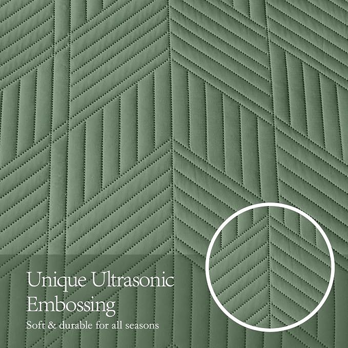 Davulos Full/Queen Quilt Set in Olive Green, Soft Reversible Microfiber Bedspread for All-Season Use, Lightweight Coverlet with Modern Geometric Pattern (1 Quilt, 2 Pillow Shams)
