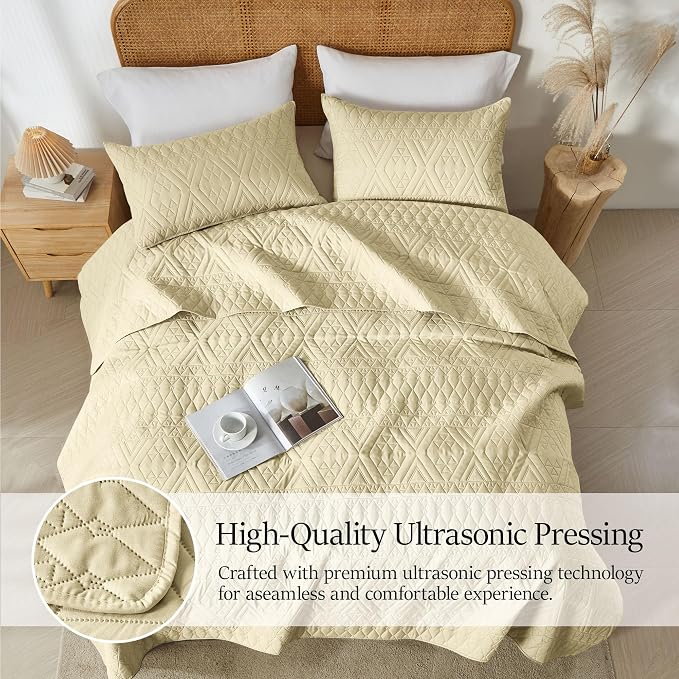 akkialla Twin Size Quilt Bedding Set,Butter Yellow Lightweight Microfiber Soft Bedspreads,Modern Style Geoetric Pattern Coverlet Set for All Seasons,2 Piece(1 Quilt,1Pillow Sham)