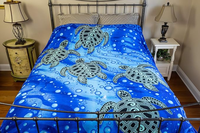 Dawhud Direct Sea Turtle Fleece Blanket for Bed, 50x60 Inches Super Soft Plush Ocean Blanket - Queen Size
