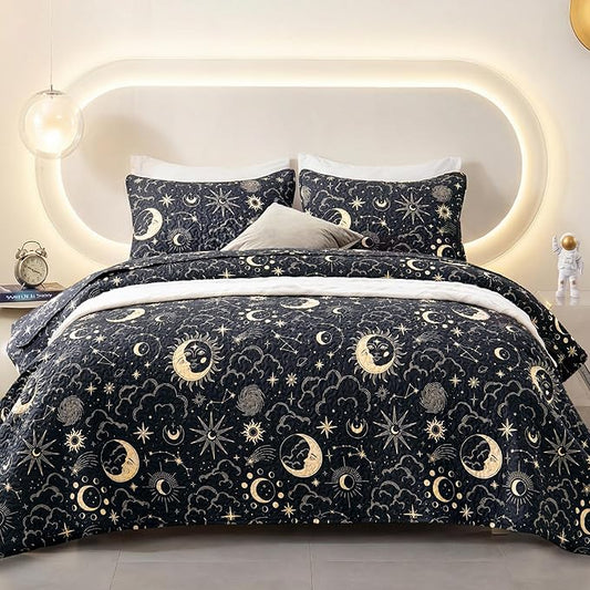 EXQ Home Quilt Set King Size Black Print Black Sun Starry Pattern | Soft Microfiber Bedspread, Breathable & Wrinkle-resistant Coverlet. All-season Use for Hot Sleepers. 3-pc Set with 2 Shams
