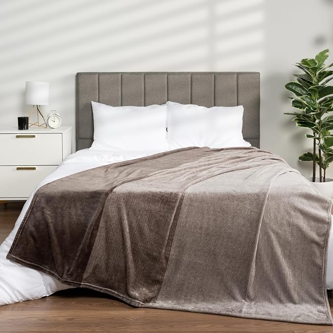 PAVILIA Taupe Ombre Fleece Throw Blanket for Couch Sofa Bed, 50x60