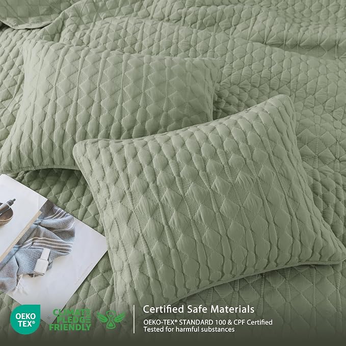 WDCOZY Oversized California Cal King Size Quilt Bedding Sets with 2 Pillow Shams, Sage Green Lightweight Soft Bedspread Coverlet Bed Cover, All Season Spring Summer, 3 Pieces, 116x106 inches