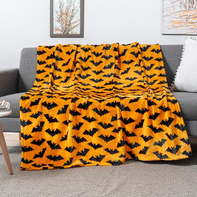 PAVILIA Halloween Throw Blanket for Couch | Bat Fall Halloween Fleece Blanket | Soft, Plush, Warm Black Fall Cabin Throw, 60x80 (Bat Halloween)