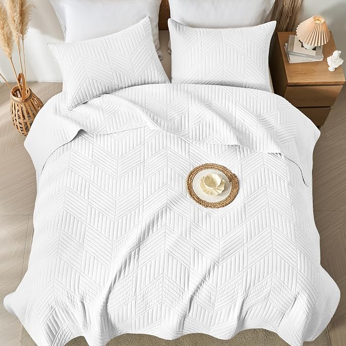 Davulos Queen Quilt Bedding Set,White Ultrasonic Full/Queen Quilt Set Reversible Microfiber Bedspread,Lightweight Soft Modern Geometric Coverlet Set for All Seasons(1 Quilt,2 Pillow Shams)
