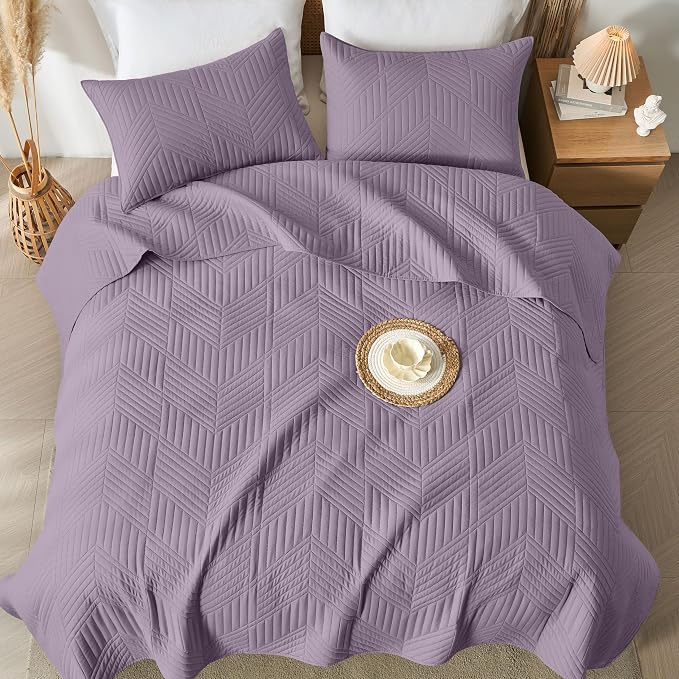 Davulos Full/Queen Quilt Set in Grayish Purple,Soft Reversible Microfiber Bedspread for All-Season Use,Lightweight Coverlet with Modern Geometric Pattern (1 Quilt, 2 Pillow Shams)