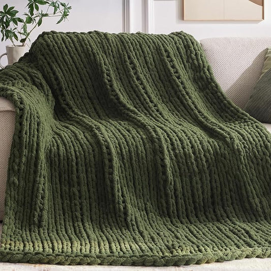 Negwoo Chunky Knit Throw Blanket, Knitted Throw Chenille Yarn, 30"*40" | Soft Thick Cable Knitted Blankets, Handmade Big Thick Blanket, Machine Washable Cute Comfy Blanket for Home Decor, Green
