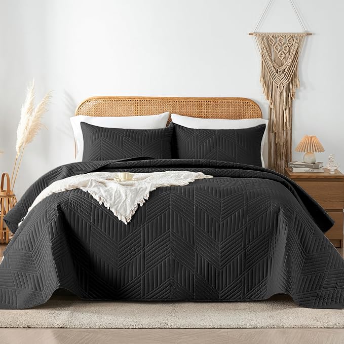 Davulos Black King Quilt Set,3-Piece Lightweight Reversible Bedspread Coverlet,Soft Microfiber,All Season Bedding with Modern Geometric Pattern (1 Quilt,2 Pillow Shams)