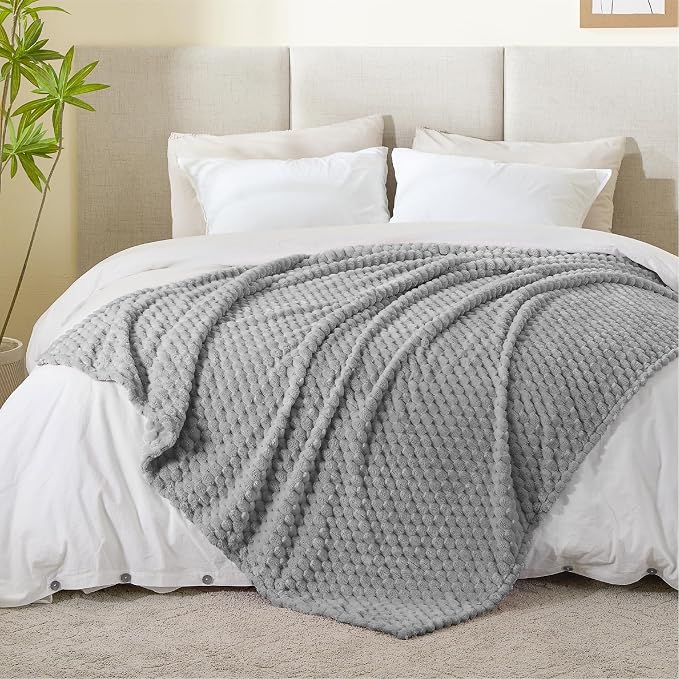BEDELITE Grey Large Throw Blanket for Couch, Cozy Gifts for Women, 50 * 70 | 3D Jacquard Decorative Fleece Blanket, Super Soft Plush Throws, Cute Birthday Gift for Women & Men, Suitable for All Seasons