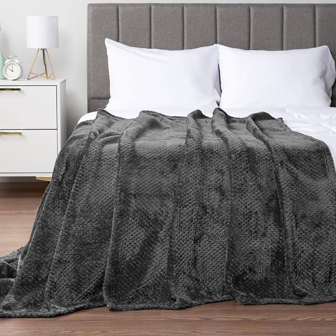PAVILIA Dark Gray Fleece Throw Blanket for Couch Sofa Bed, Soft Fuzzy Waffle Jacquard Microfiber, Warm Lightweight Fade-Resistant Decorative All Season Throw, 60x80 Twin