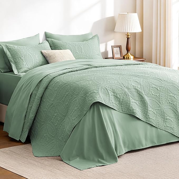 Love's cabin Queen Quilt Set Sage, Bed in a Bag Queen Size Bedding 7 Pieces, Ultrasonic Embossed Coin Pattern Comforter, Lightweight Bedspreads for All Seasons Quilt with Sheets, Pillowcases & Shams