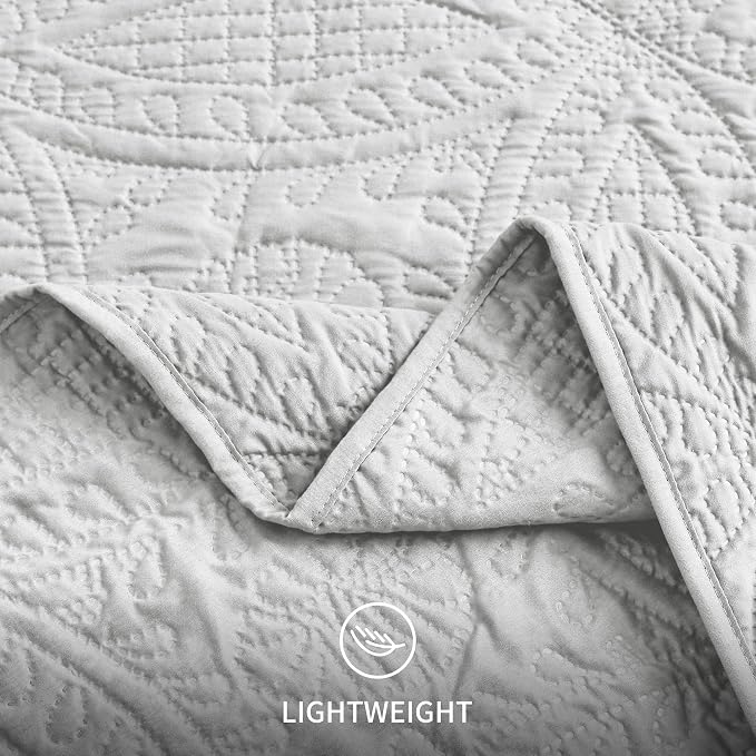 Love's cabin Quilts for Queen Bed Light Grey Bedspreads Bedding Set - Summer Lightweight Bedspread Comforter - Coin Pattern Bedding Coverlet for All Season - 3 Pieces (1 Quilt, 2 Pillow Shams)