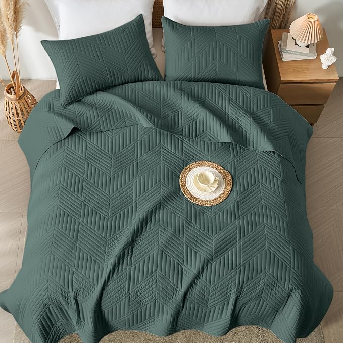 Davulos Twin Quilt Set,Forest Green Lightweight Reversible Bedspread for All Seasons,Soft Modern Microfiber Geometric Coverlet for Dorm Room or Guest Bedroom(1 Quilt,1 Pillow Sham)
