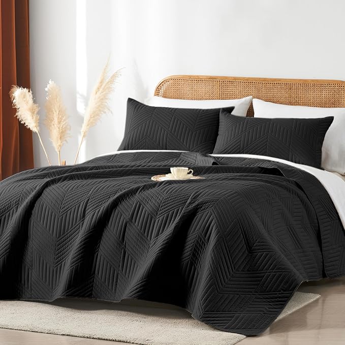 Davulos Black King Quilt Set,3-Piece Lightweight Reversible Bedspread Coverlet,Soft Microfiber,All Season Bedding with Modern Geometric Pattern (1 Quilt,2 Pillow Shams)