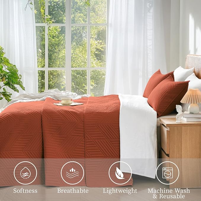 Davulos Full/Queen Quilt Set in Burnt Orange, Soft Reversible Microfiber Bedspread for All-Season Use, Lightweight Coverlet with Modern Geometric Pattern (1 Quilt, 2 Pillow Shams)