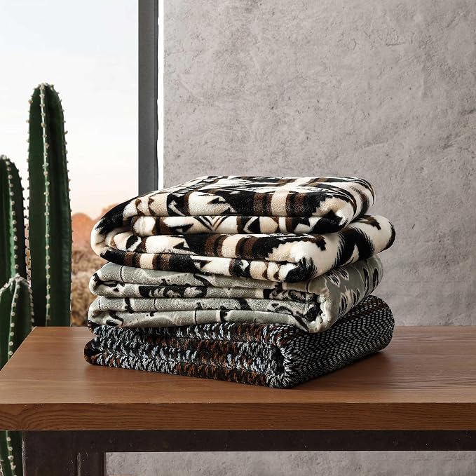 Wrangler - Sherpa Throw Blanket for Couch 50x60, Ultra Soft Plush Fleece Blanket, Americana Decor, Lightweight Warm Cozy Throw, Perfect for Sofa, Bed, Living Room (Jesse Brown)