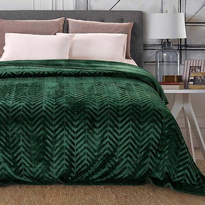 Whale Flotilla Flannel Fleece Bed Blanket Twin Size, Emerald Green | Lightweight Breathable Soft Bedspread, Plush Fluffy Coverlet Chevron Design Decorative Blanket for All Season, 60x80 Inch