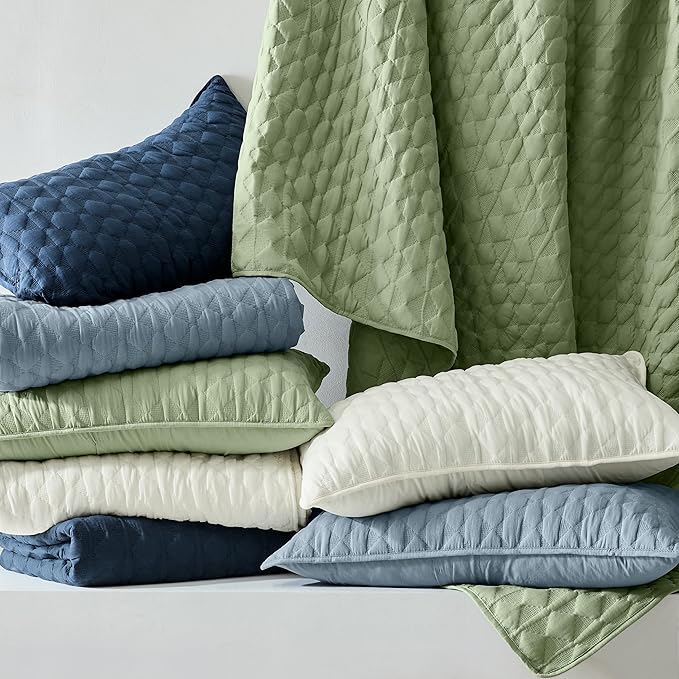 WDCOZY Olive Green Quilt King Size Bedding Set with 2 Pillow Shams, Lightweight Soft Bedspread Coverlet, Thin Comforter Bed Cover for All Season, 3 Pieces, 104x90 inches