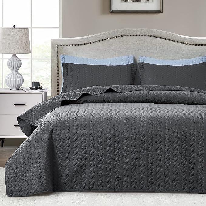 Maple&Stone Dark Grey Quilt Set Queen Size, Lightweight Bedspread | Breathable Coverlet with Chevron Pattern, All-Season Dorm Bed Cover Set Bedding Decor 3 Piece