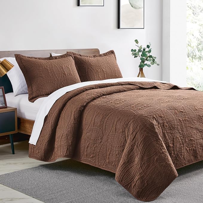 Love's cabin Oversized King Size Quilt Bedding Set Brown Bedspreads - Oversized King Lightweight Bedspread Comforter - Coin Pattern Coverlet for All Season - 3 Pieces (1 Quilt, 2 Pillow Shams)