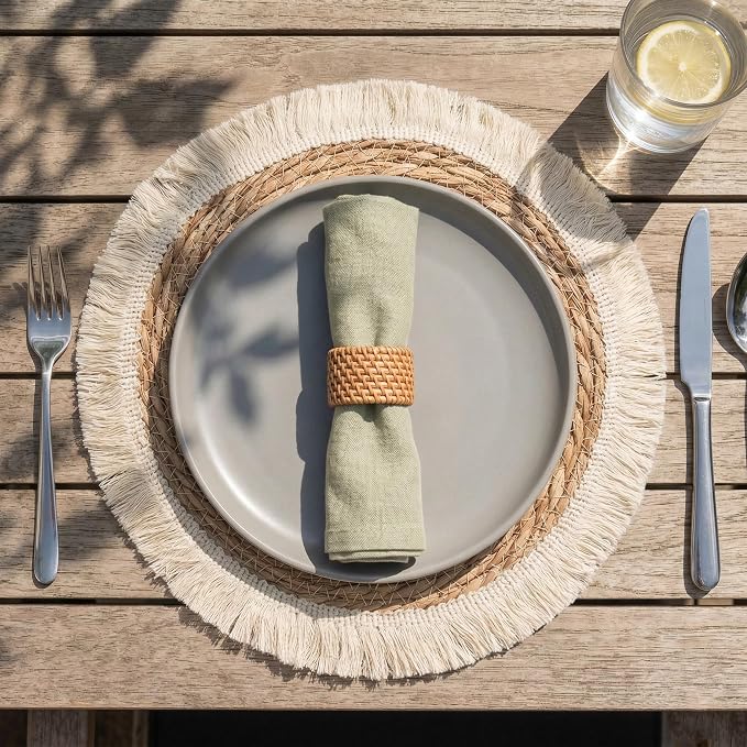 Round Placemats Set of 4, 13.5 in Woven Bulrush Table Mats with Cream Fringe Edge, Charger Plates for Dining Table