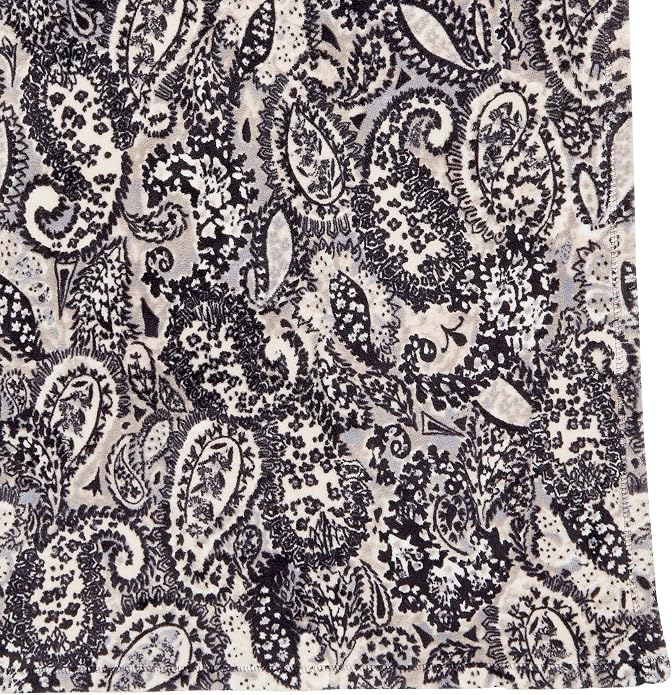 Vera Bradley Women's Fleece Throw Blanket – Soft Plush Blanket for Couch, Bedroom & Home Décor