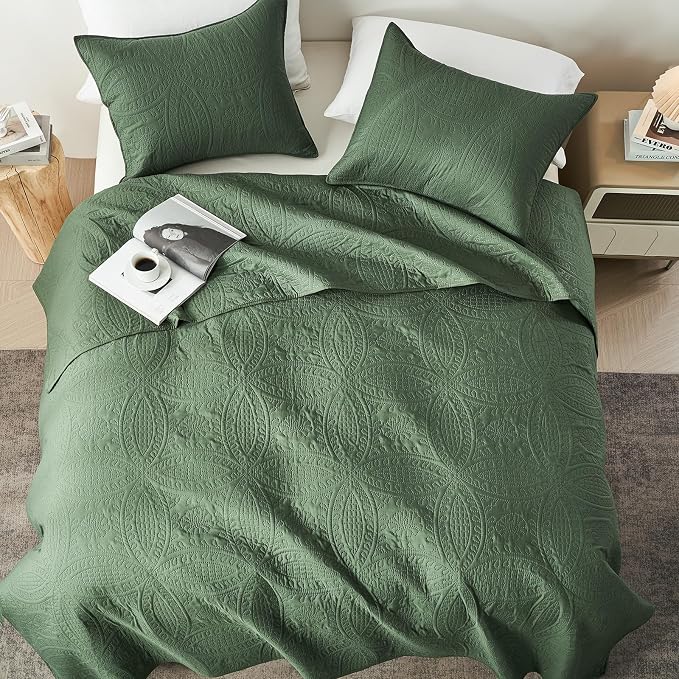 akkialla Twin Quilt Bedding Set,Olive Green Ultrasonic Quilt Set,Lightweight Soft Bedspread Coverlet,Modern Style Coin Pattern Bed Cover for All Seasons,2 Piece(1 Quilt,1 Pillow Sham)