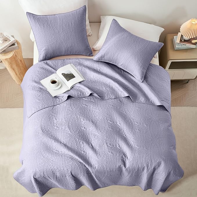 akkialla Lavender King/Cal King Quilt Set,Ultrasonic Lightweight Bedspread Coverlet for Modern Minimalist Bedroom,Soft Microfiber Coin Pattern Bedding,3-Piece (1 Quilt,2 Pillow Shams)