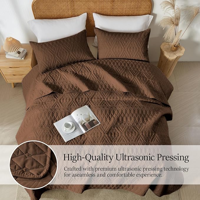 akkialla Full/Queen Size Quilt Bedding Set,Brown Lightweight Microfiber Soft Bedspread,Modern Style Geoetric Pattern Coverlet Set for All Seasons,3 Piece(1 Quilt,2 Pillow Shams)