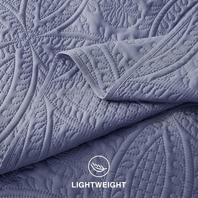Love's cabin Queen Quilt Set Bluish Grey, Bed in a Bag Queen Bedding 7 Pcs, Ultrasonic Embossed Coin Pattern Comforter, Lightweight Bedspreads for All Seasons Quilt with Sheets, Pillowcases & Shams