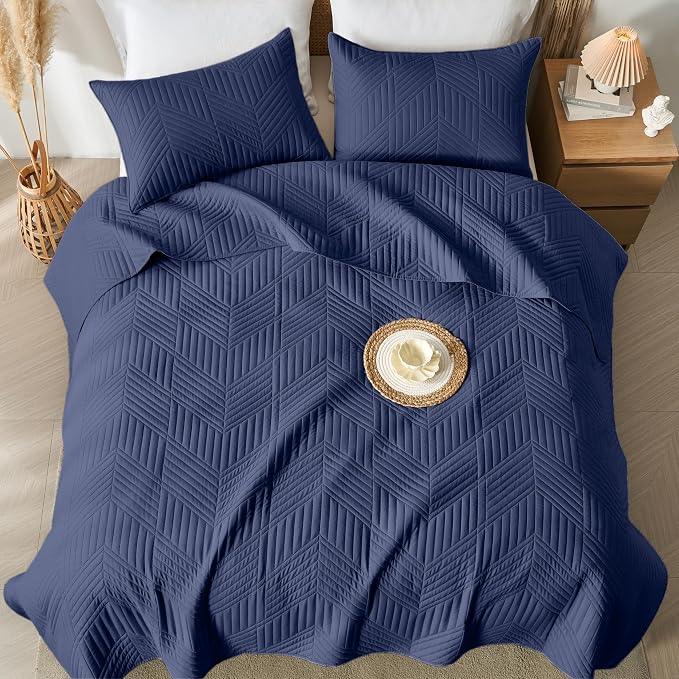 Davulos Queen Quilt Bedding Set,Navy Blue Ultrasonic Full/Queen Quilt Set Reversible Microfiber Bedspread,Lightweight Soft Modern Geometric Coverlet Set for All Seasons(1 Quilt,2 Pillow Shams)