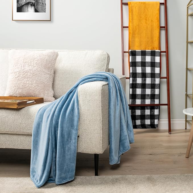 PAVILIA Mustard Yellow Fleece Throw Blanket for Couch, Gold Soft Fuzzy Flannel Throw for Sofa, Luxury Plush Microfiber Bed Blanket, Cozy Home Decorative Velvet Gift Blanket, 50x60